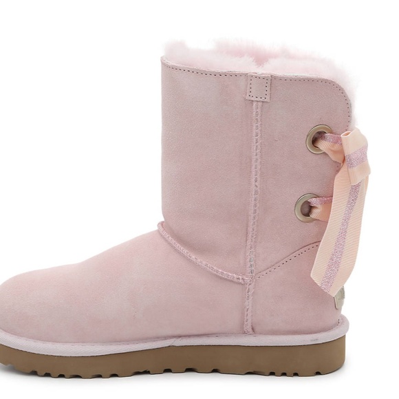 UGG BAILEY BOW BOOTIE, BNWB, $169, EU 37 - Picture 2 of 6